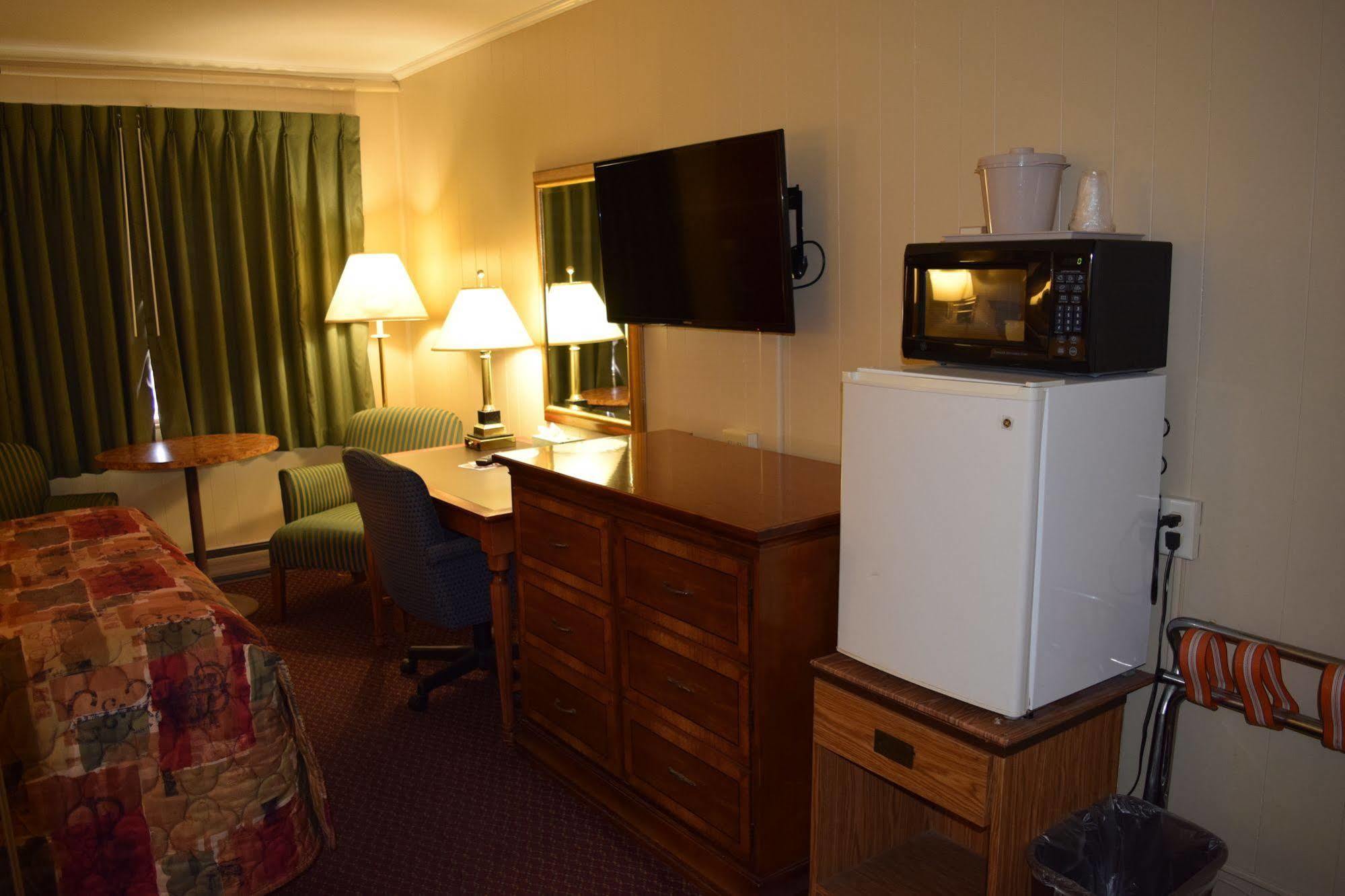Economy Motel Taylorville