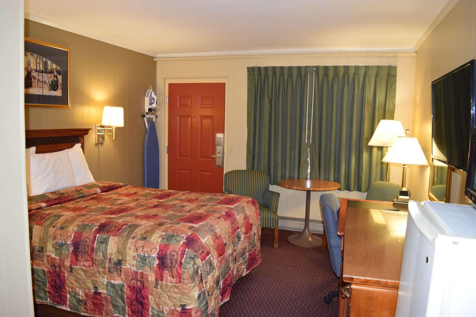 Economy Motel Taylorville